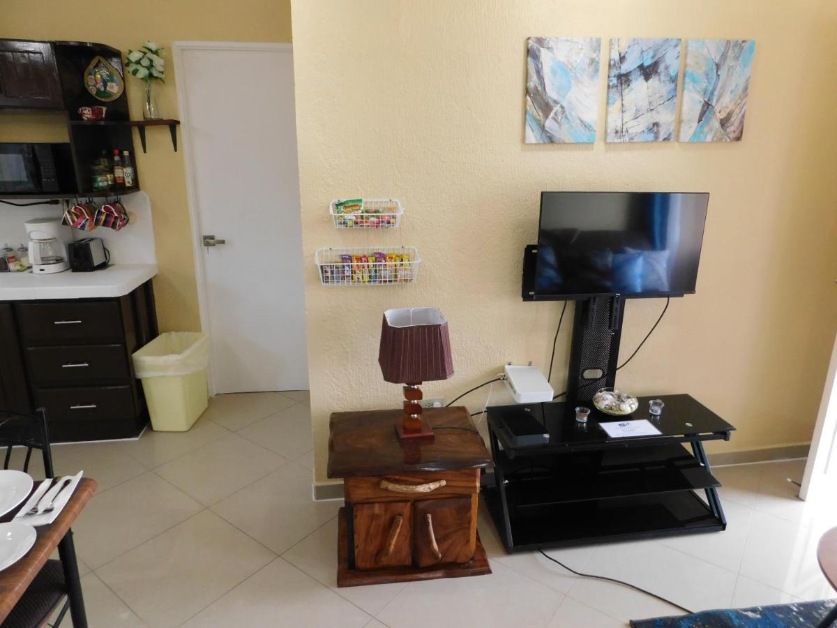 Condo Villa B27 Sleeps Five People - B28 Sleeps Six People - Price Includes Housekeeping Fees Not Taxes - Very Close To The Pool And Beach! Jaco Exterior photo