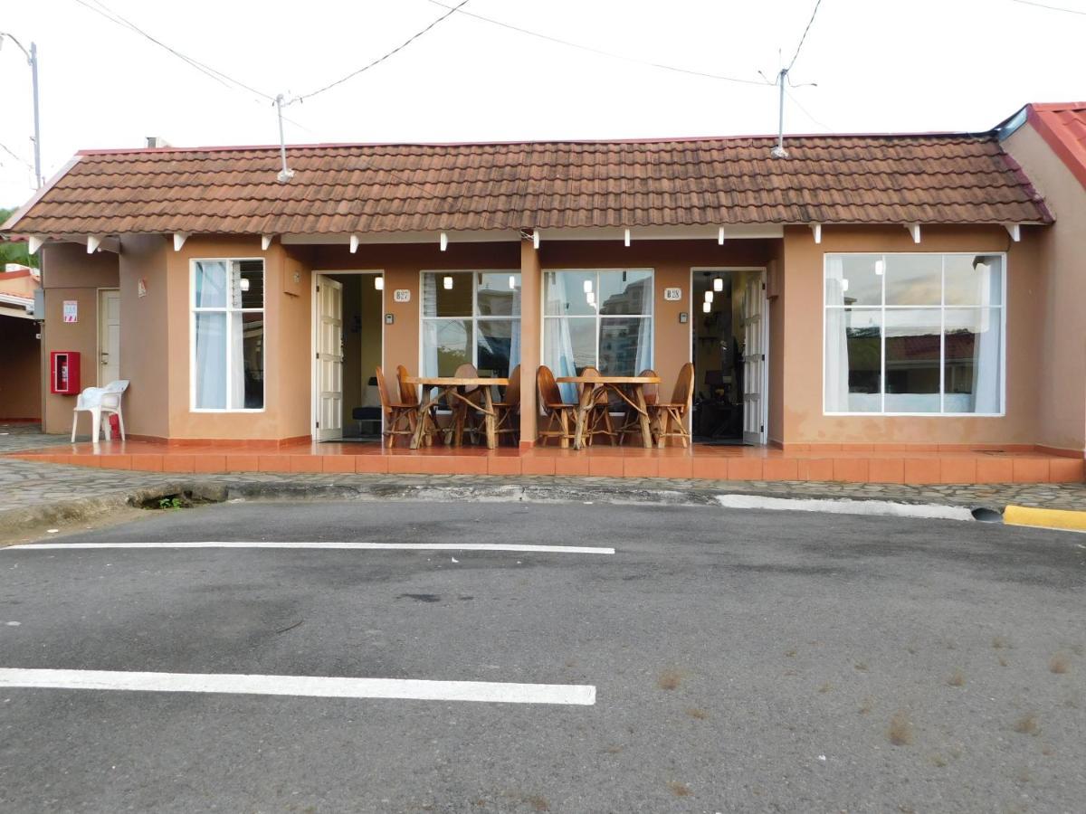 Condo Villa B27 Sleeps Five People - B28 Sleeps Six People - Price Includes Housekeeping Fees Not Taxes - Very Close To The Pool And Beach! Jaco Exterior photo